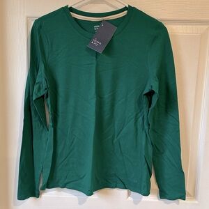 Nwt Crown & Ivy emerald green long sleeve core tee womens P/M 17.5” P2P 23”-hem